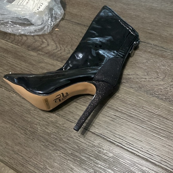 - NWT BURJU Savage Ankle Closed Pointed Toe Wet Look With Sparkle Heel | 5… - Picture 5 of 8